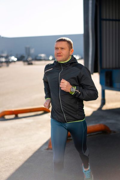 full-shot-man-training-outdoors (1)